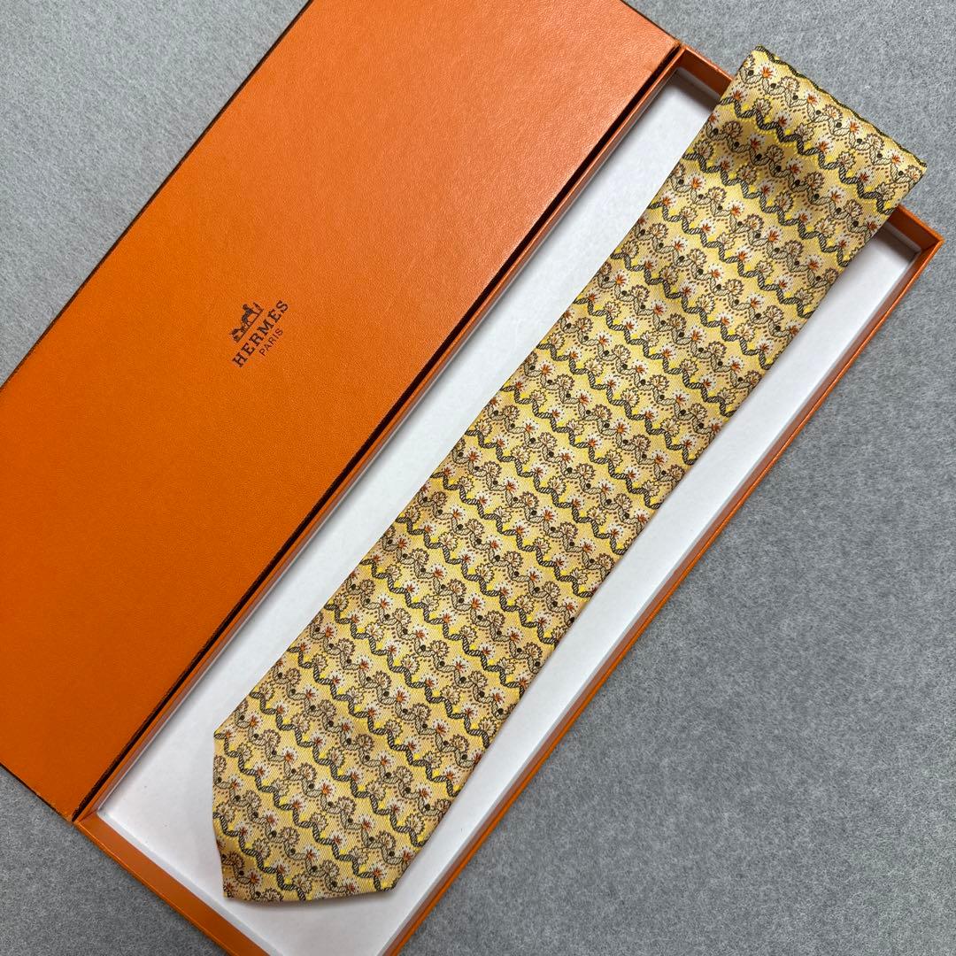 極美品　エルメス　ネクタイ　黄色オレンジ　花柄　派手　　　　結婚式