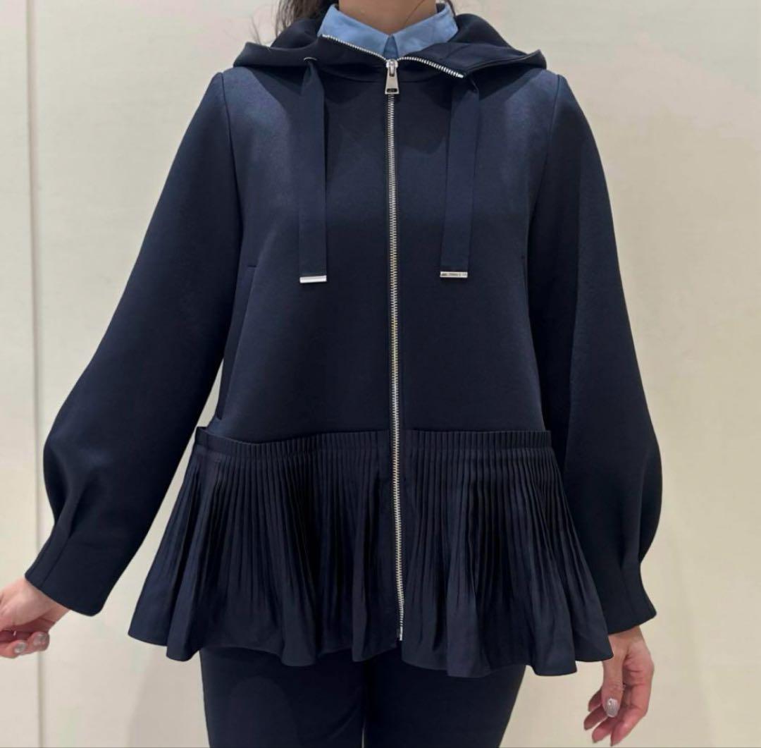 最終価格タグ付き　M-premierBLACKプリーツペプラムフーディジャケット