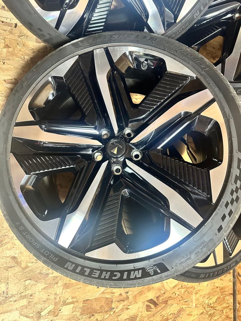 クラウンセダン　モデリスタホイール　ミシュランタイヤ付