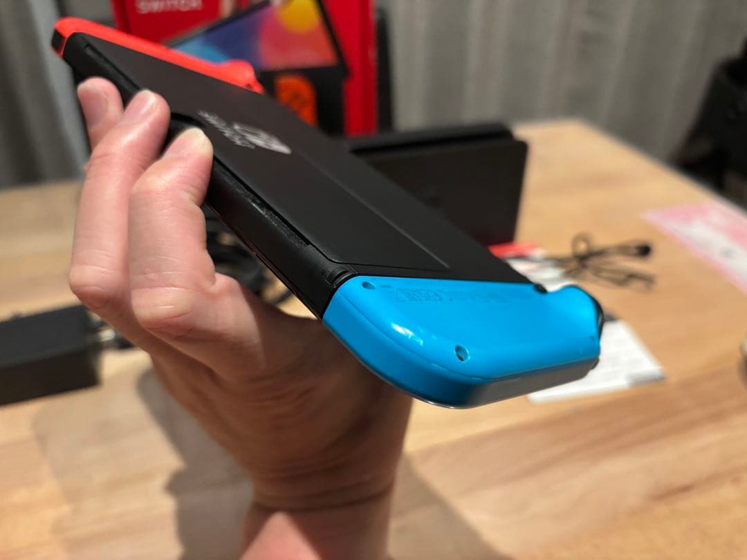 Nintendo Switch 有機EＬセット　純正コントローラー、カセット2本