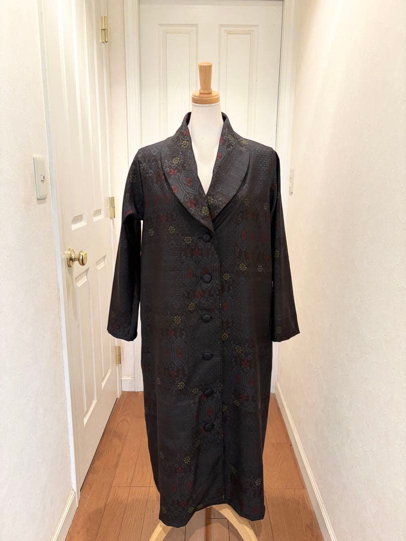 162 着物リメイク 正絹 本場大島紬 泥染亀甲吉祥花文 ロングコート リボン付