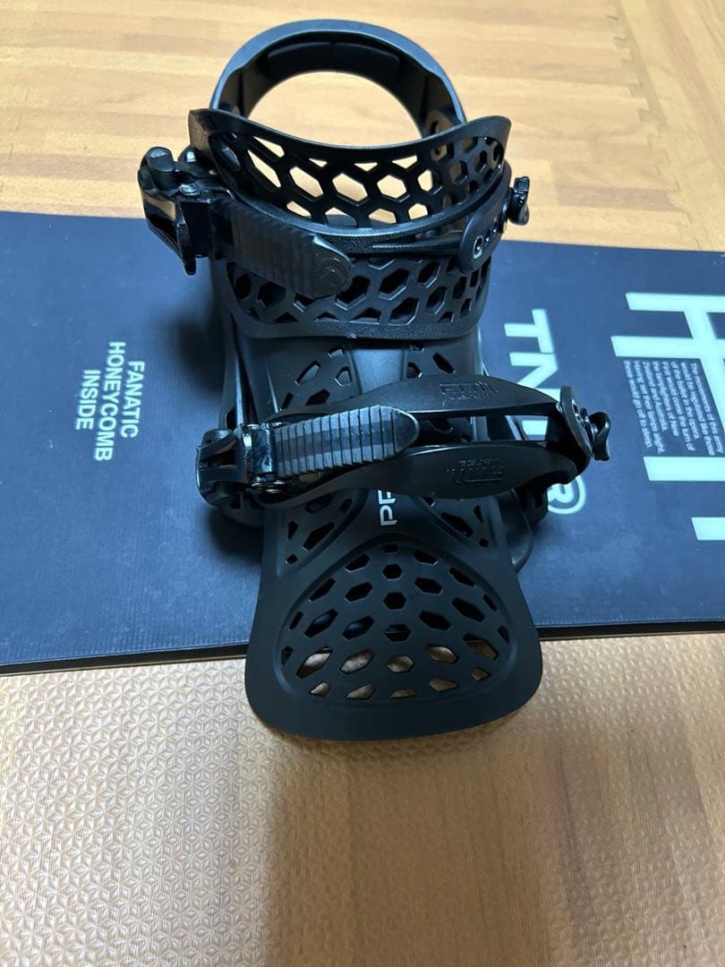 【3点セット】 FNTC TNT R 150cm(ボード/ビンディング/ブーツ)