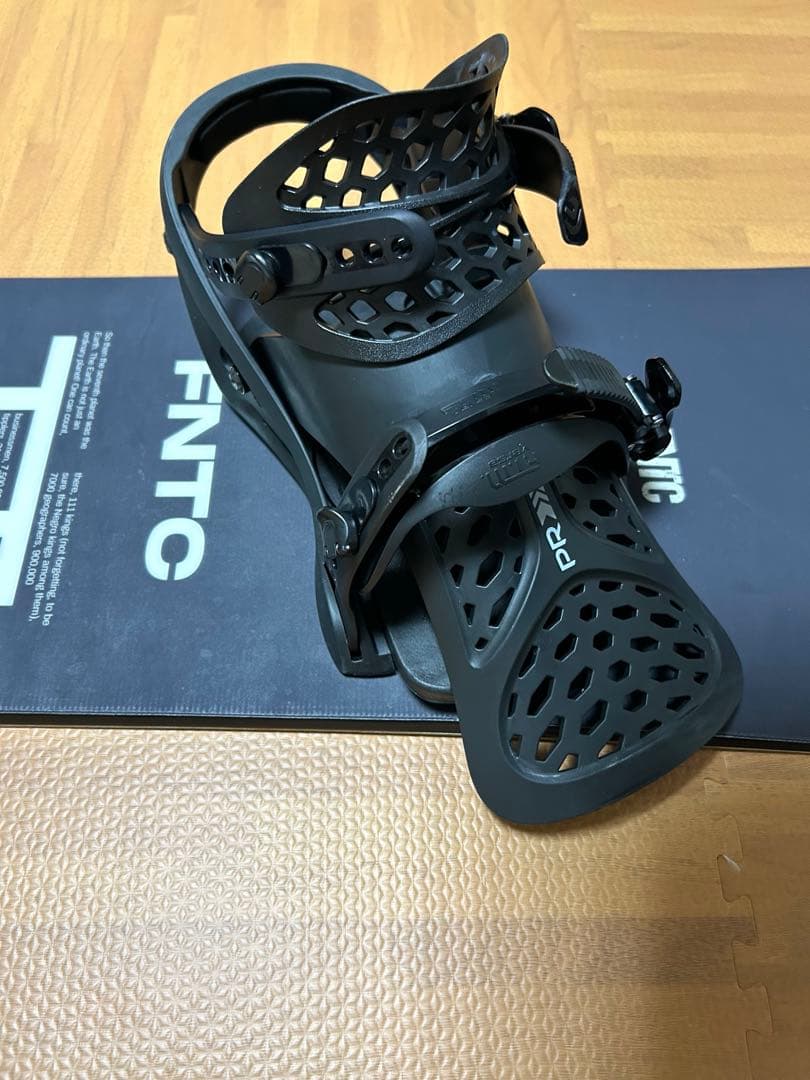 【3点セット】 FNTC TNT R 150cm(ボード/ビンディング/ブーツ)