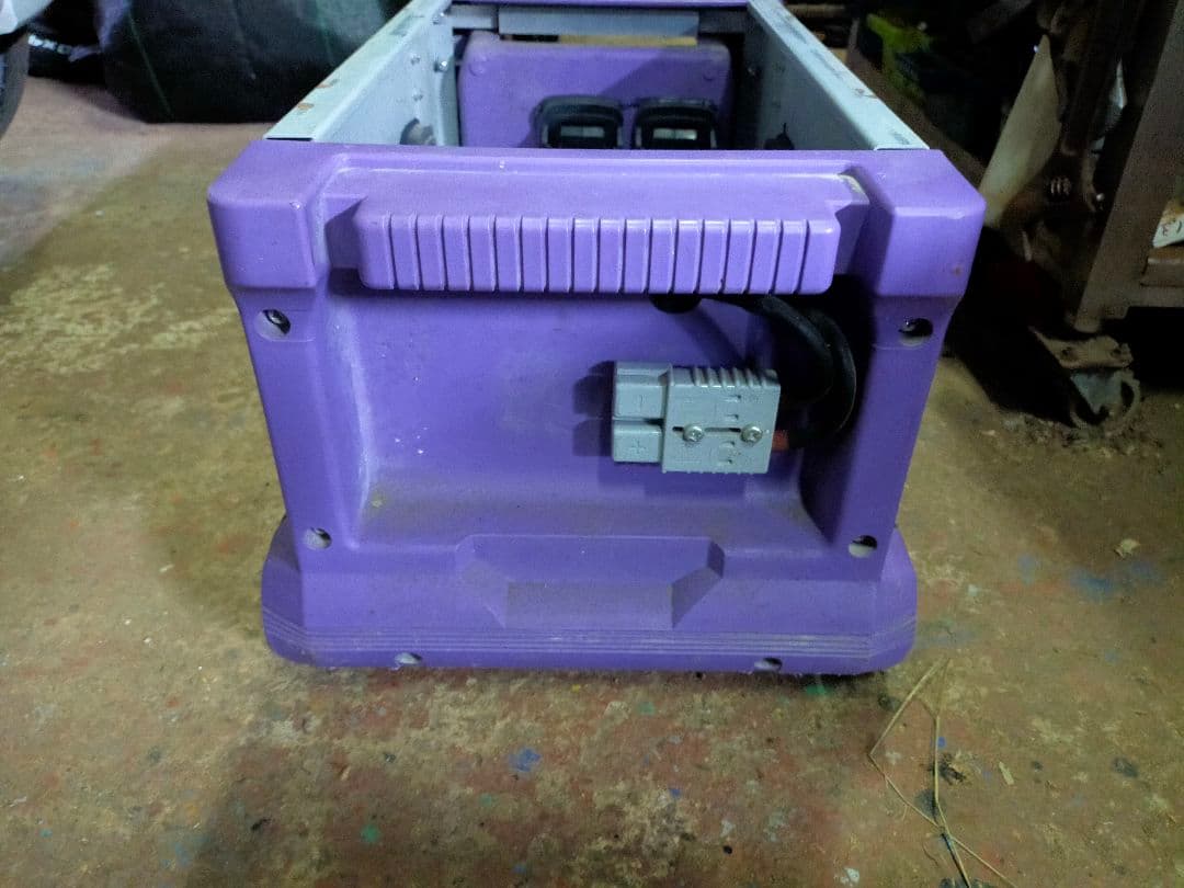 マイト工業　バッテリー溶接機ネオスーパー150　バッテリーケース部のみマキタ仕様