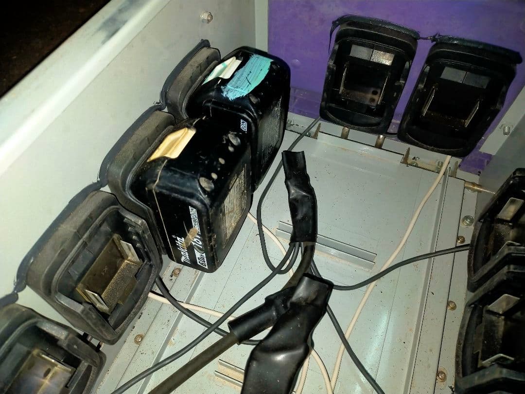 マイト工業　バッテリー溶接機ネオスーパー150　バッテリーケース部のみマキタ仕様