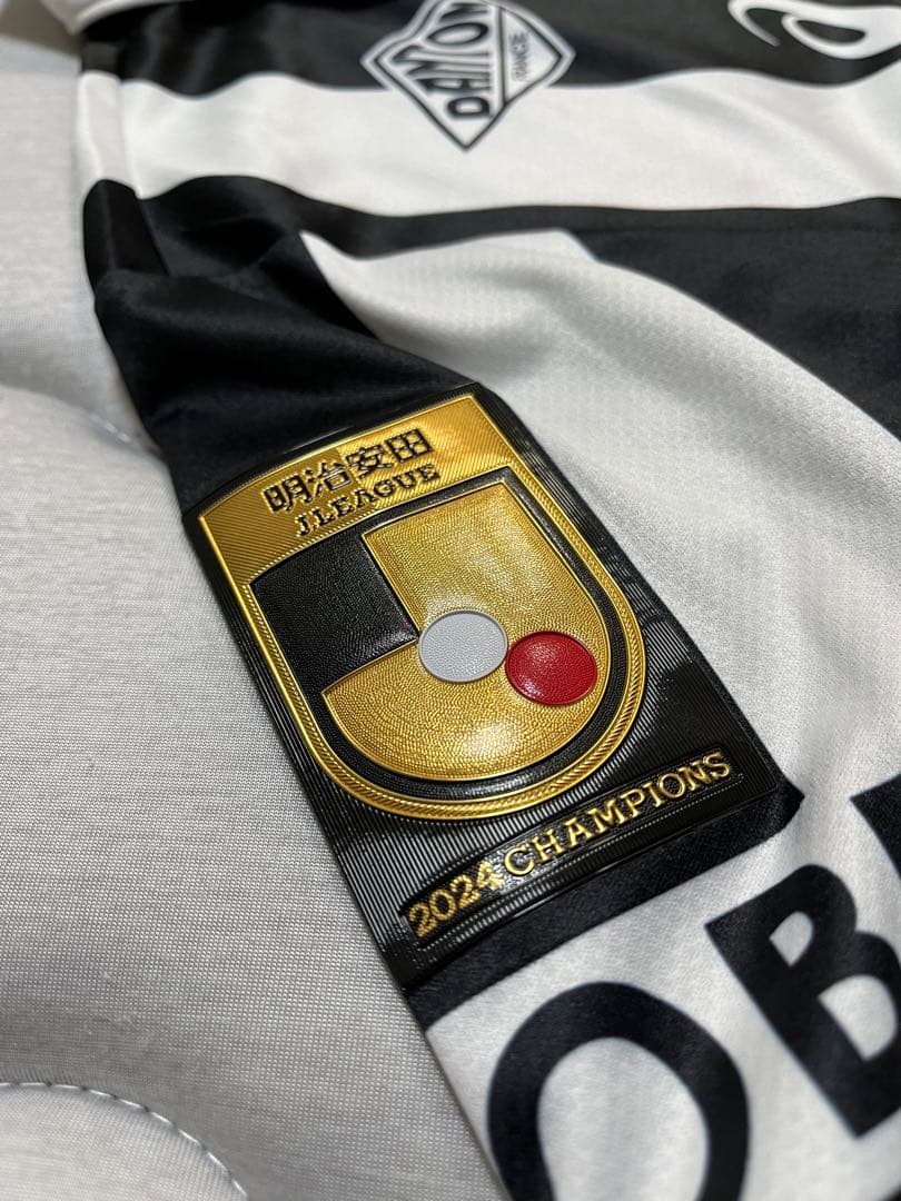 ヴィッセル神戸【30周年記念】【レプリカ】ユニフォーム（1st）背ネーム無し