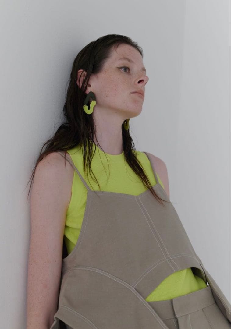 “新品” UN3D ニットタンクトップ