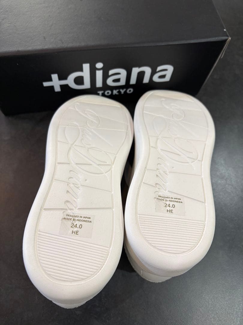 diana ホワイト スニーカー　パール　ラメ