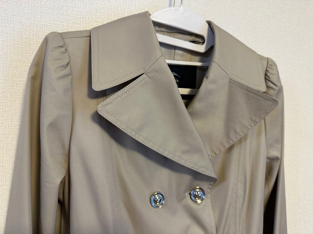 【BURBERRY】　ベージュ ダブルブレスト トレンチコート