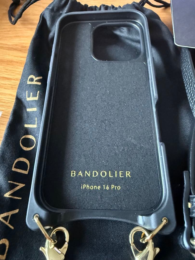 新品！バンドリヤー　iPhone16proケース✳︎ゴールドバンドレット付き