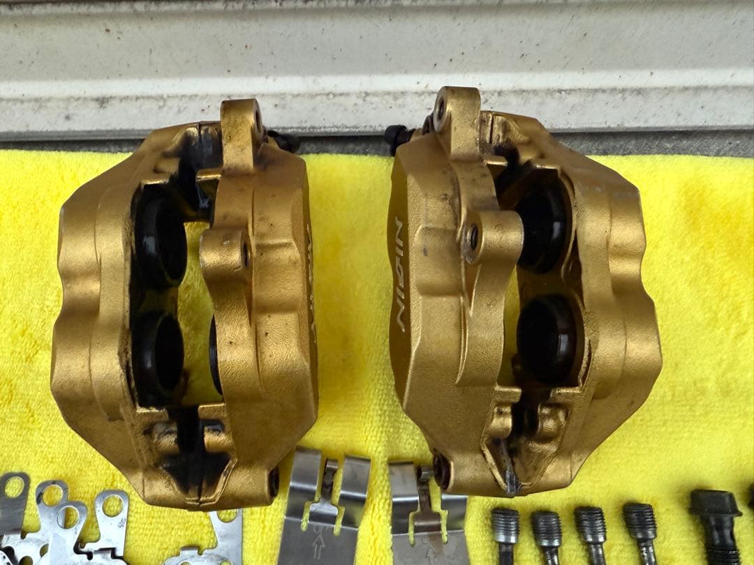 cb400sf nc42 フロントブレーキキャリパー