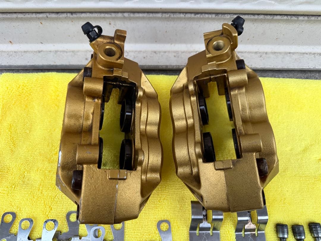 cb400sf nc42 フロントブレーキキャリパー