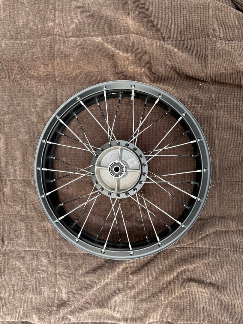 CT125 チューブレスホイール　GANESHA