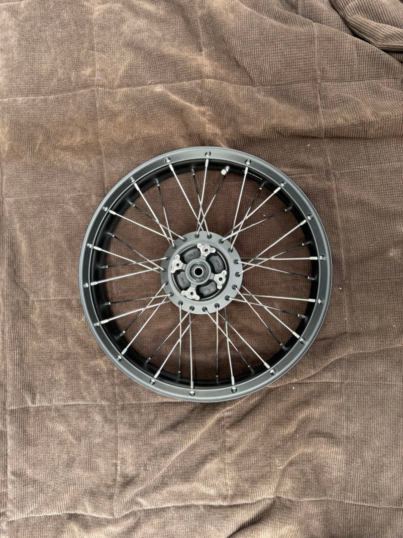 CT125 チューブレスホイール　GANESHA