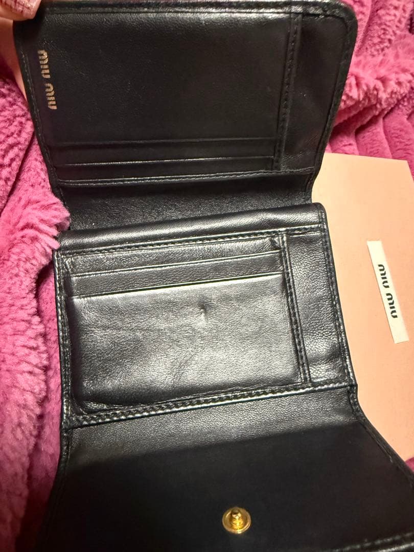 出品本日までmiu miu ブラック マテラッセ　黒