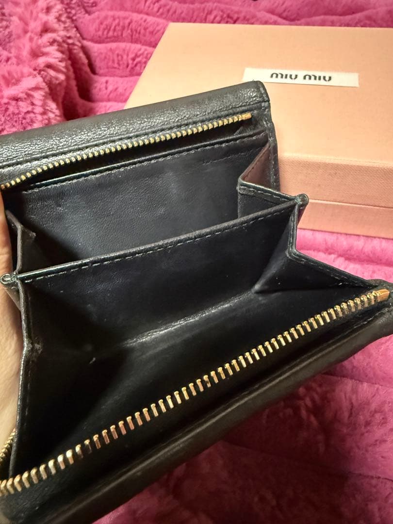 出品本日までmiu miu ブラック マテラッセ　黒