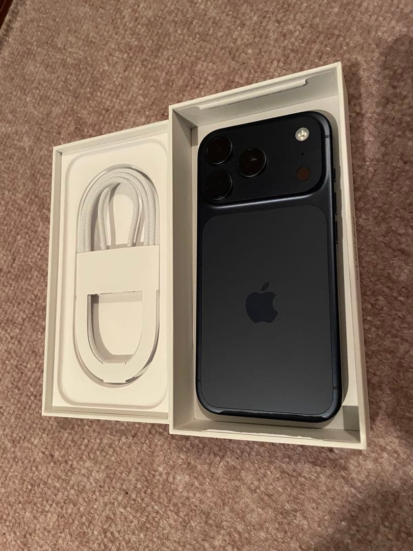 【新品同様品】Apple iPhone 17Pro 256GBディープブルー