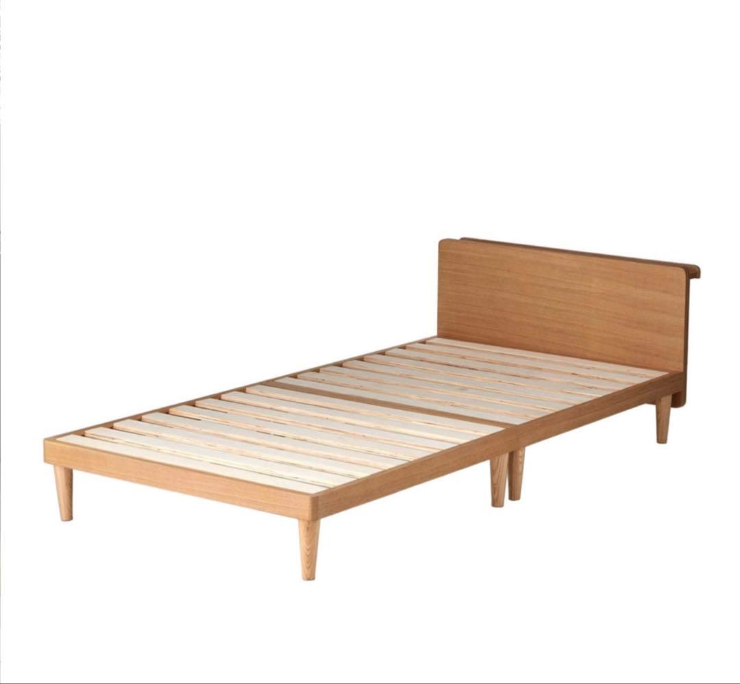 美品！15分で組み立てられるタモ材のコンセント付きすのこベッド　ベルメゾン