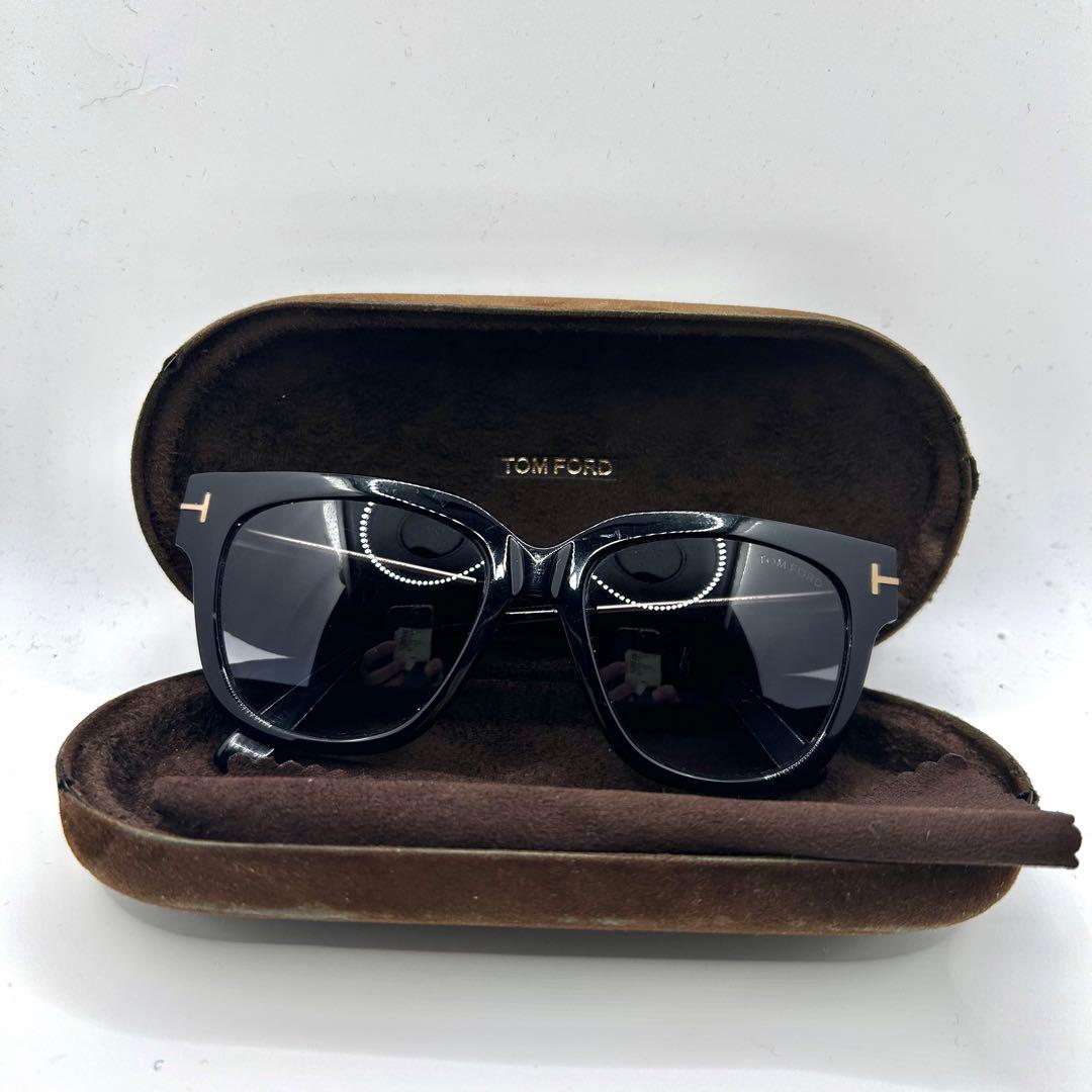 芸能人着用モデル　トムフォード　サングラス　TF436 53 18 ケース付き