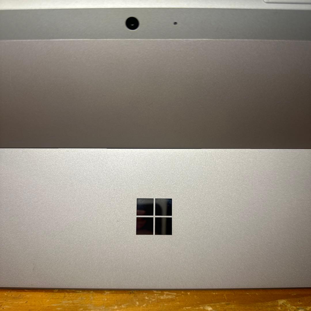 【極美品】Surface Go 2 128GB (1926）充電器付・初期化済