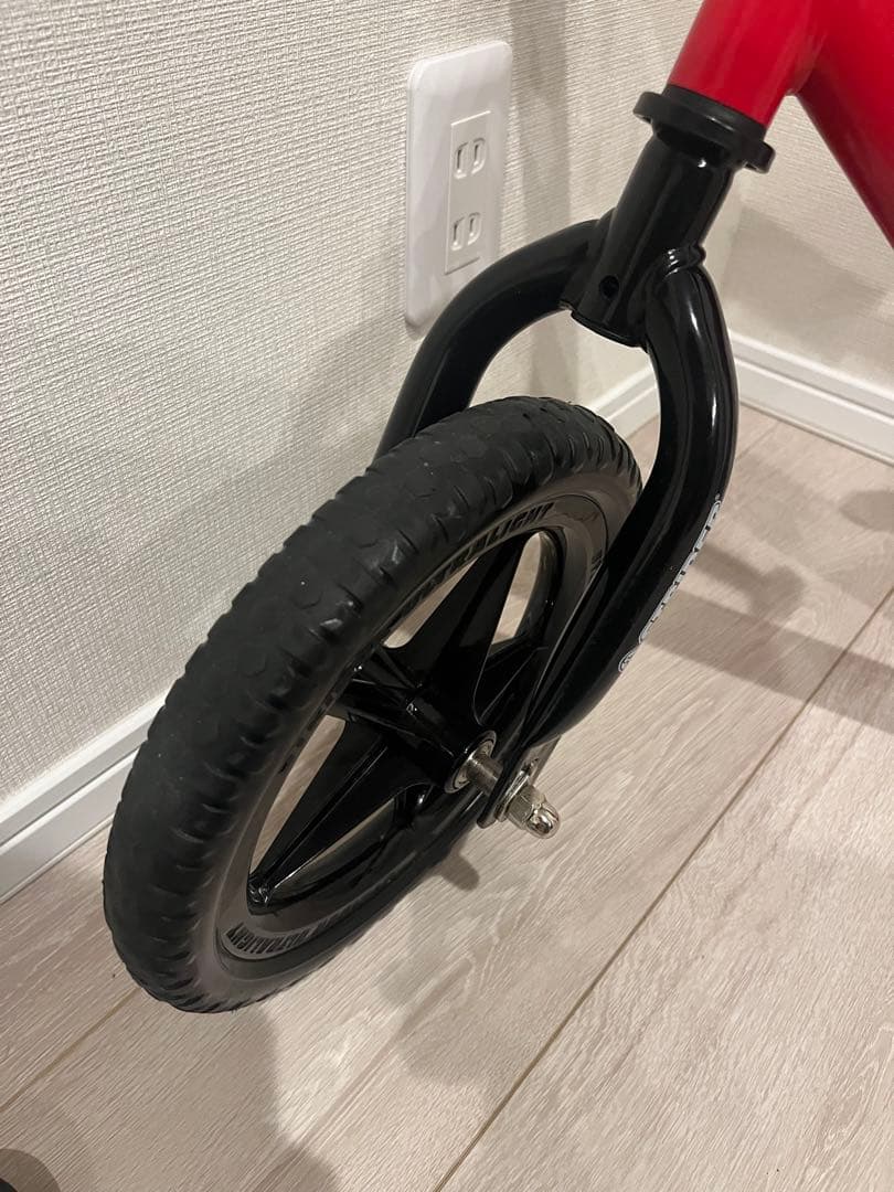 ナカシリSTRIDER スポーツ　レッド　スタンド付き