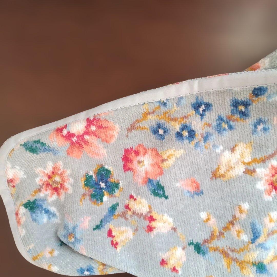 新品 フェイラーの花柄エプロン 金ラメ入り