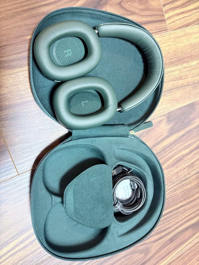 Bowers & Wilkins ワイヤレスヘッドホン px8