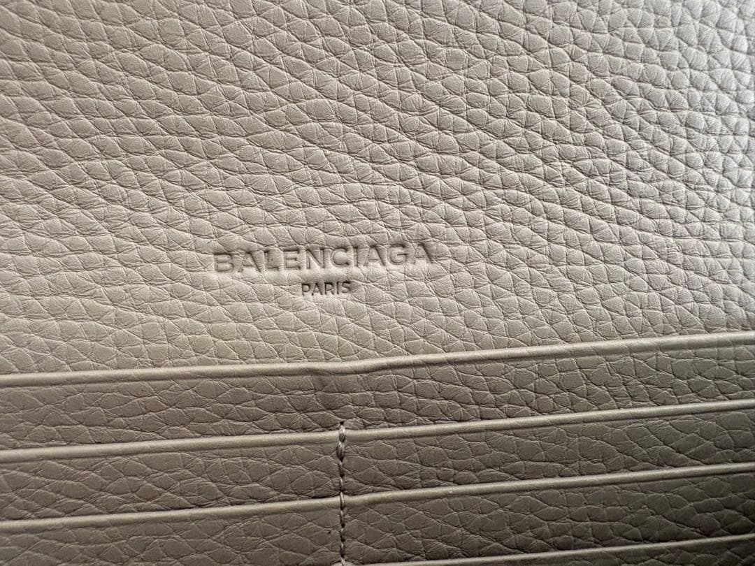 バレンシアガ 長財布