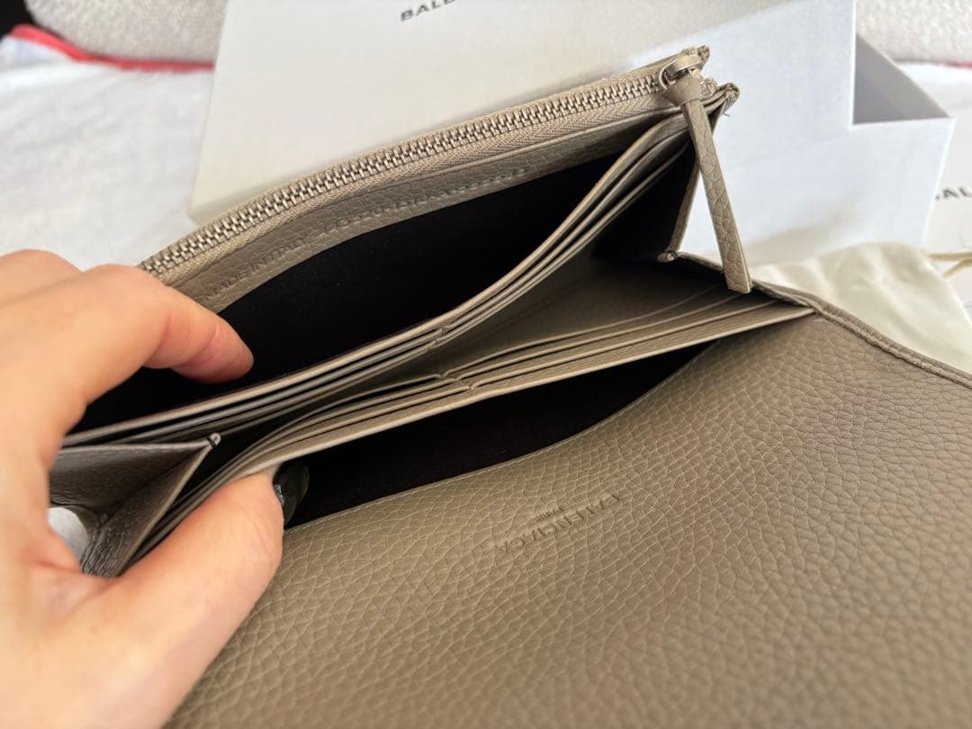 バレンシアガ 長財布