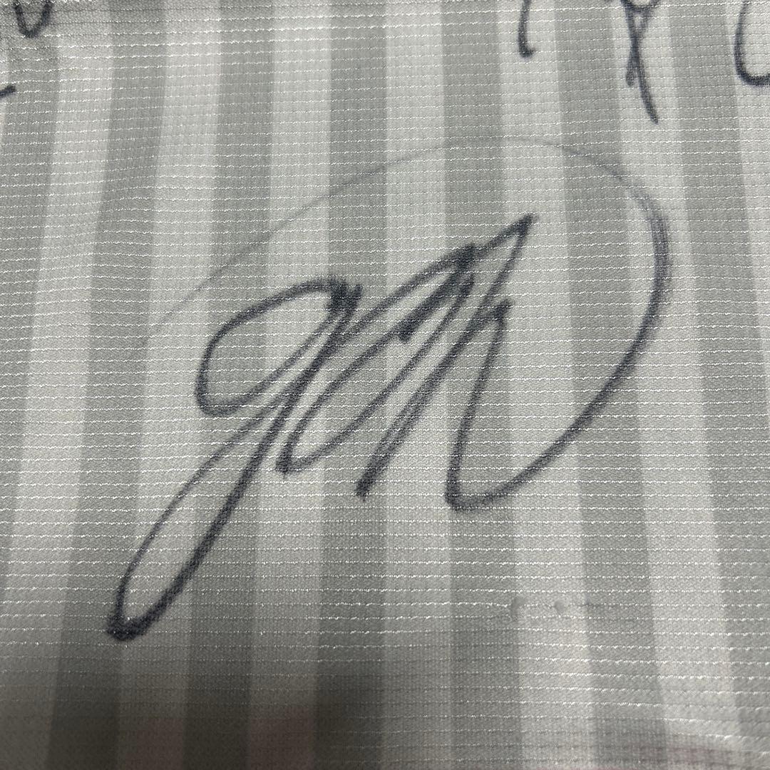 33人のサイン入り！川崎フロンターレ2018年のアウェイユニフォーム