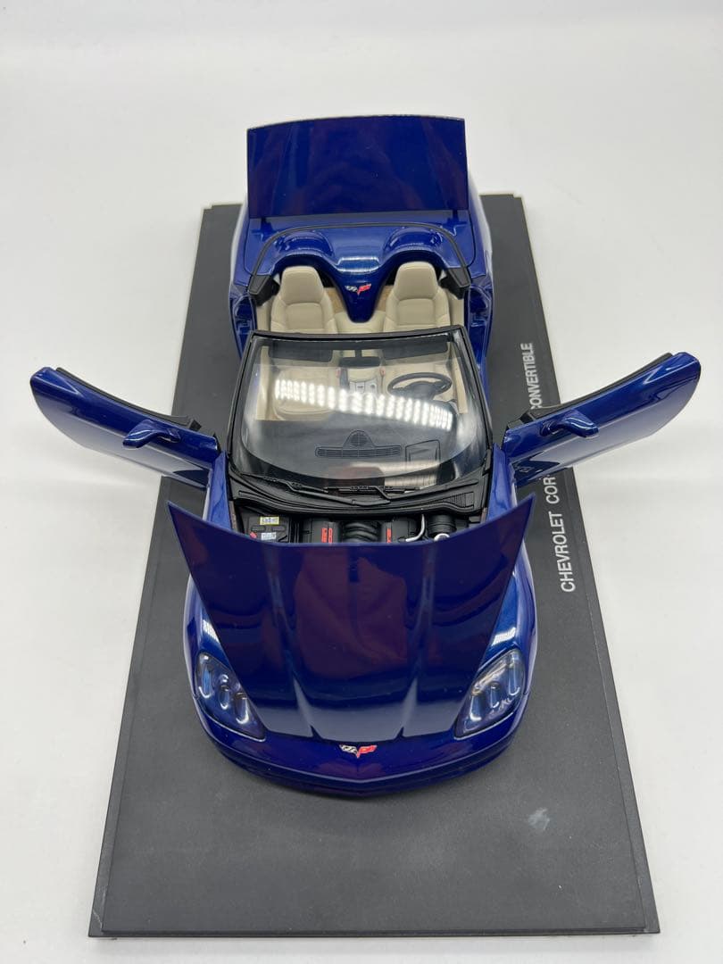 No151ミニカー1/18箱あり CORVETTE C6 CONVERTIBLE