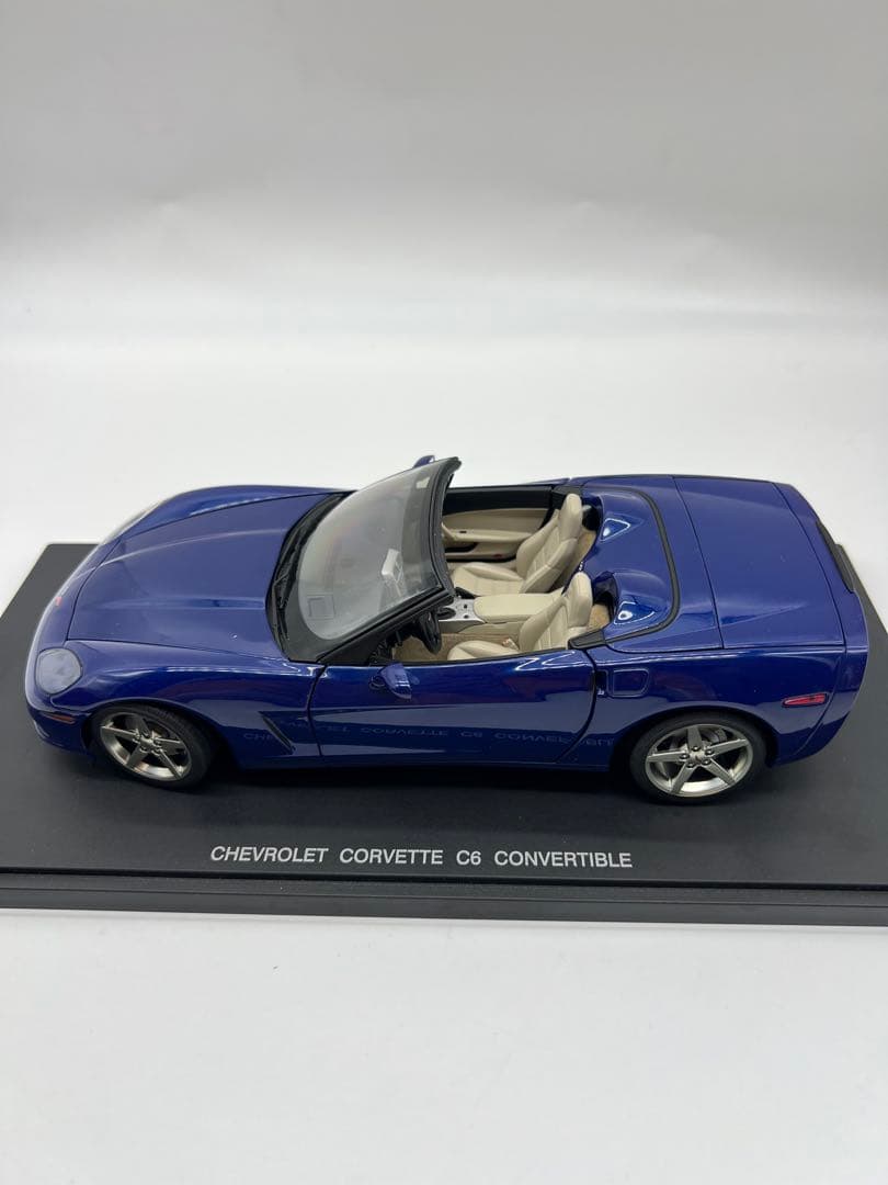 No151ミニカー1/18箱あり CORVETTE C6 CONVERTIBLE