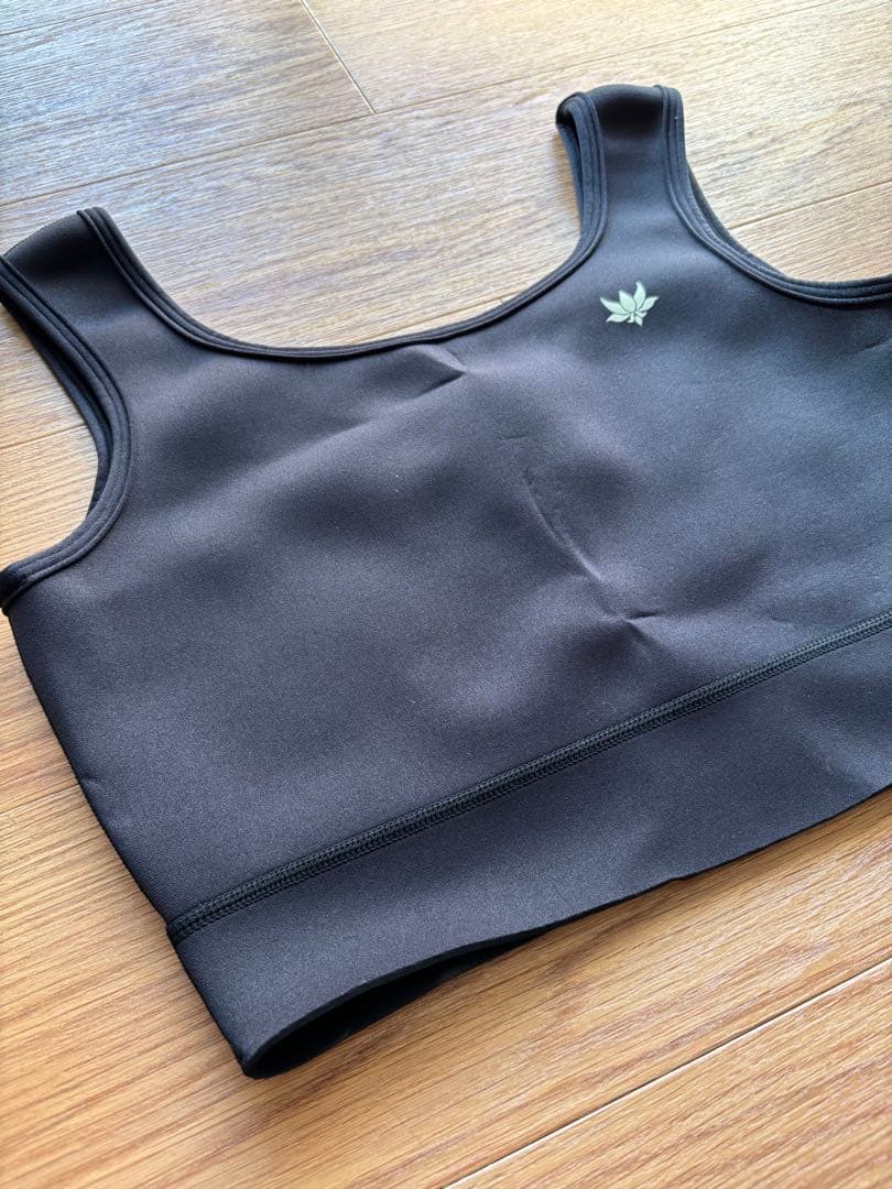 axxe classic レディース 1.5mm トップス　美品