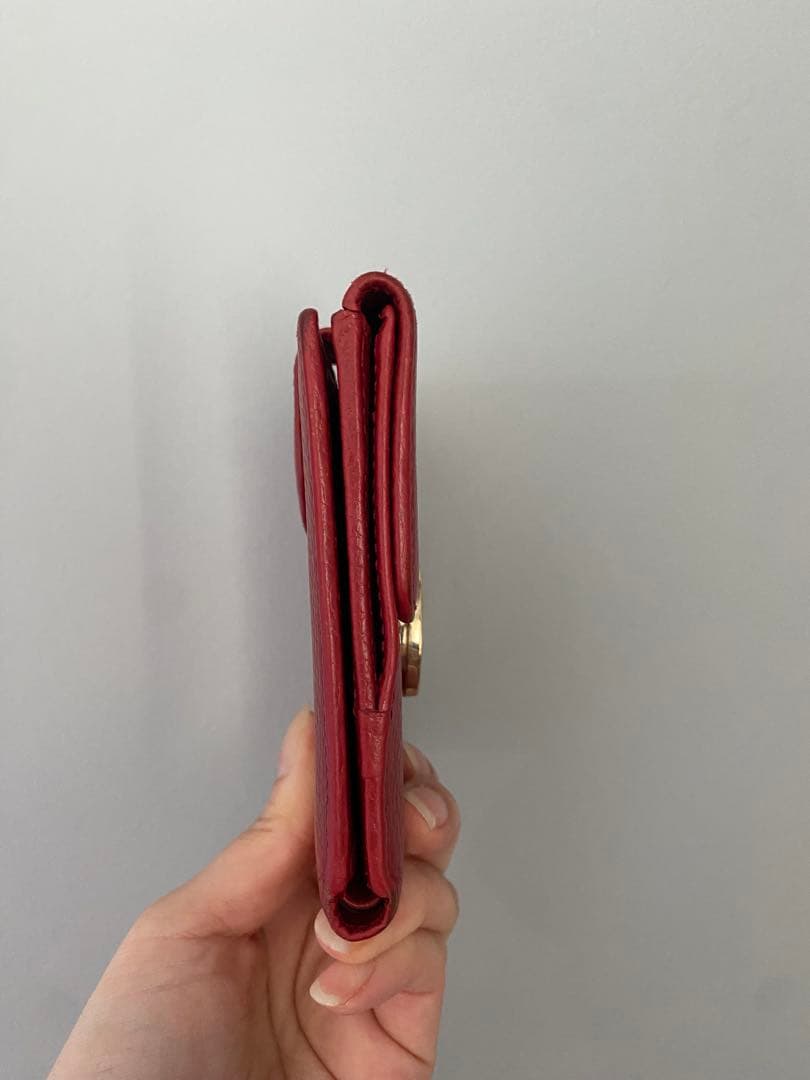 GUCCI 赤 レザー 二つ折り財布