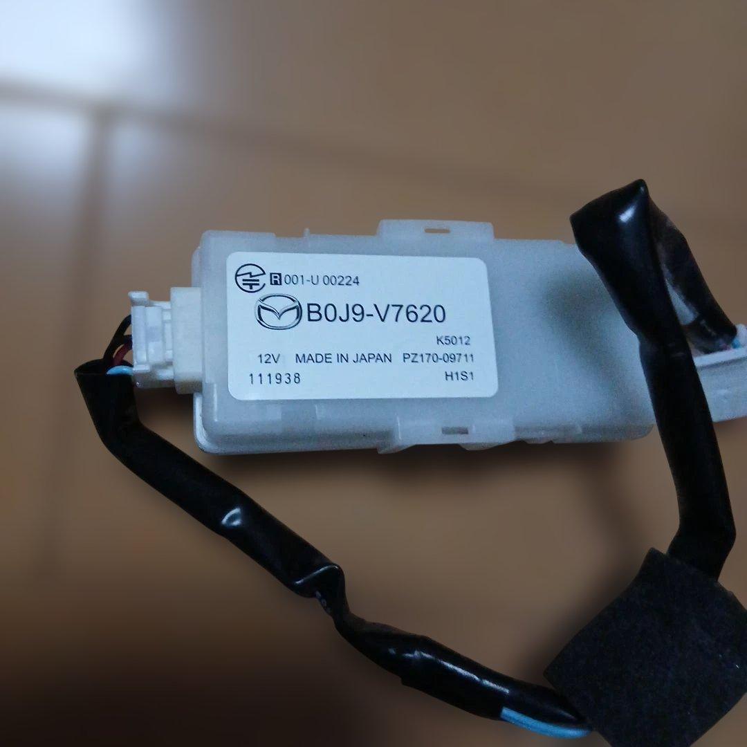 マツダ純正エンジンスターター、Mazda B0J9-V7620 12V 本体