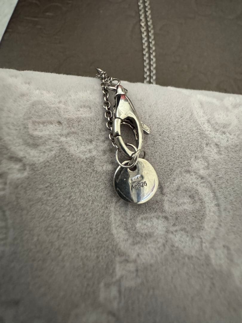 GUCCI ハート型シルバーネックレス