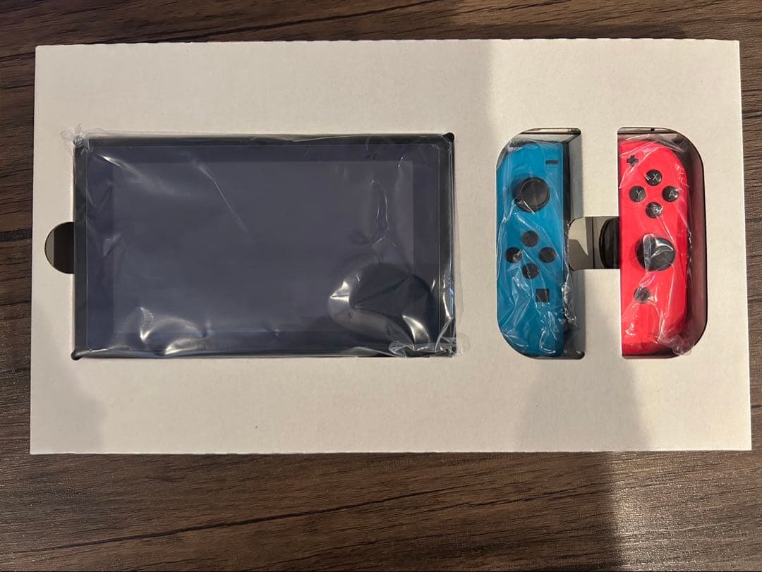 Nintendo Switch 本体 赤と青