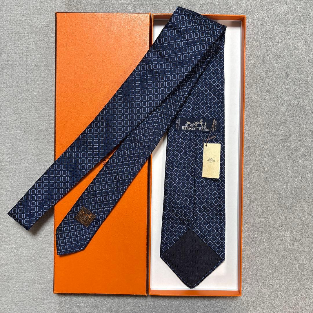 極美品　ネクタイ エルメス 紺 H柄 シルクジャガード