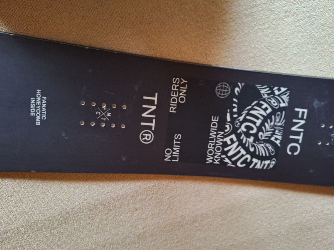 底辺パン職人FNTC TNT® スノーボード