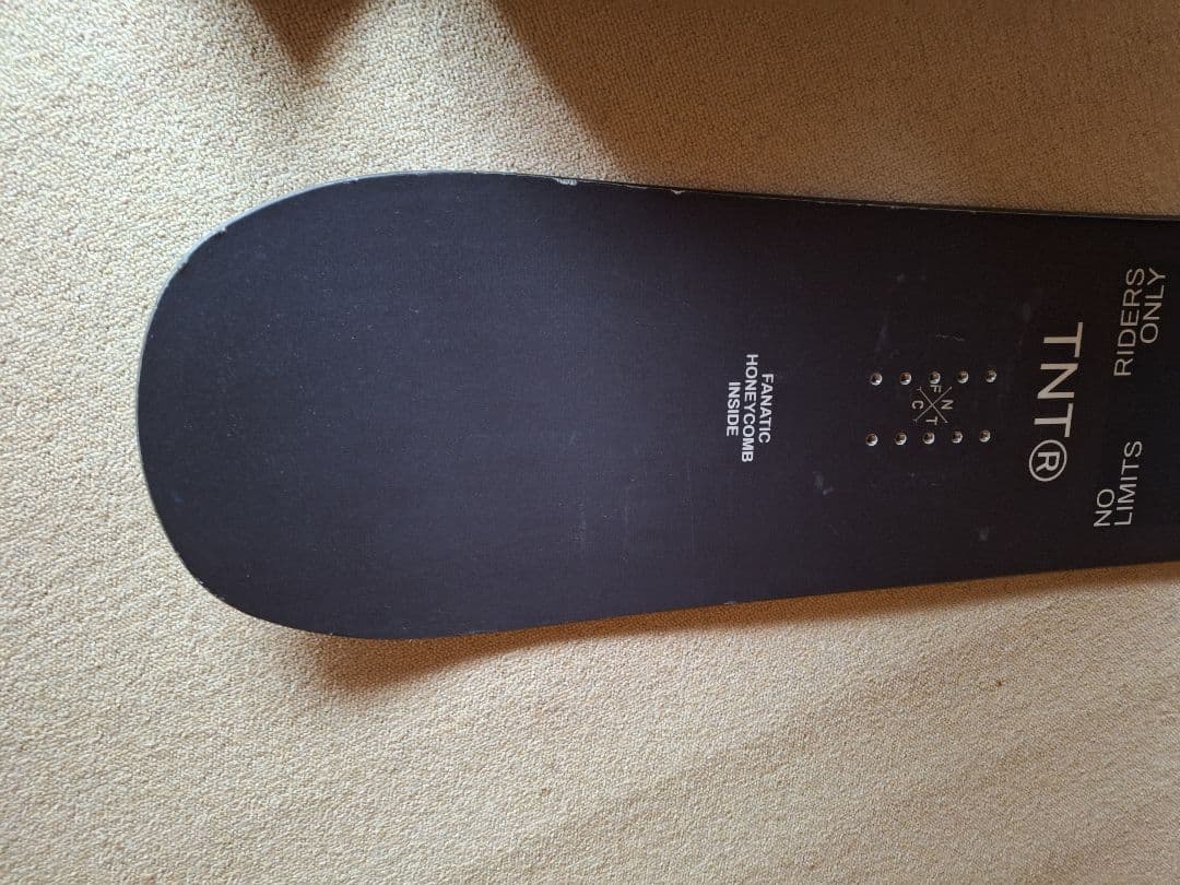 底辺パン職人FNTC TNT® スノーボード