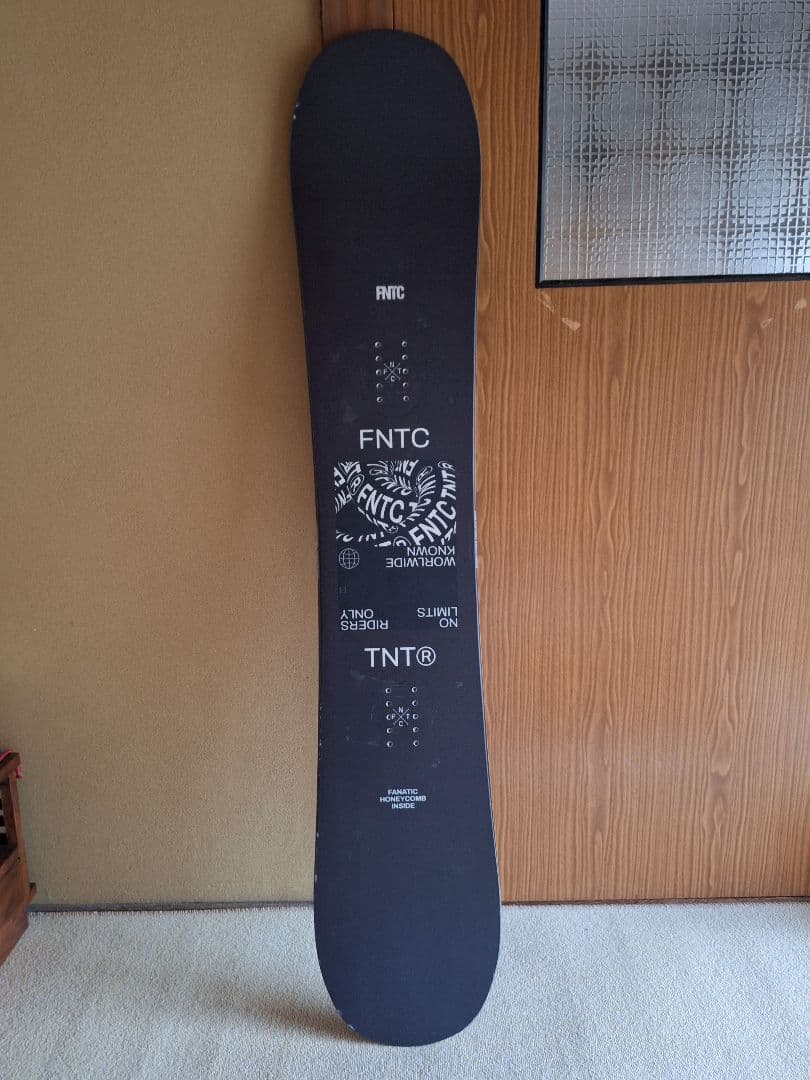 底辺パン職人FNTC TNT® スノーボード