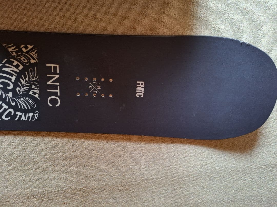 底辺パン職人FNTC TNT® スノーボード