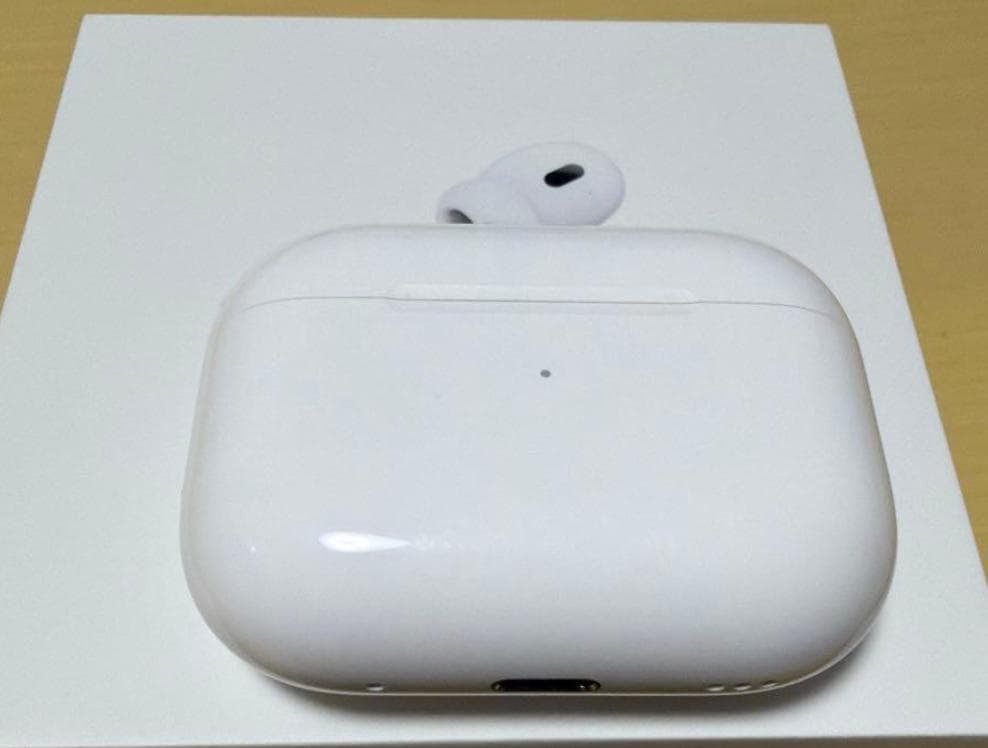 Airpods pro第二世代　本体・箱、付属品未使用品