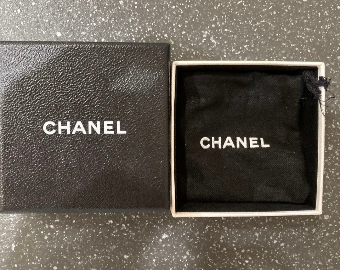 最終価格 CHANEL CCロゴピアス シルバー