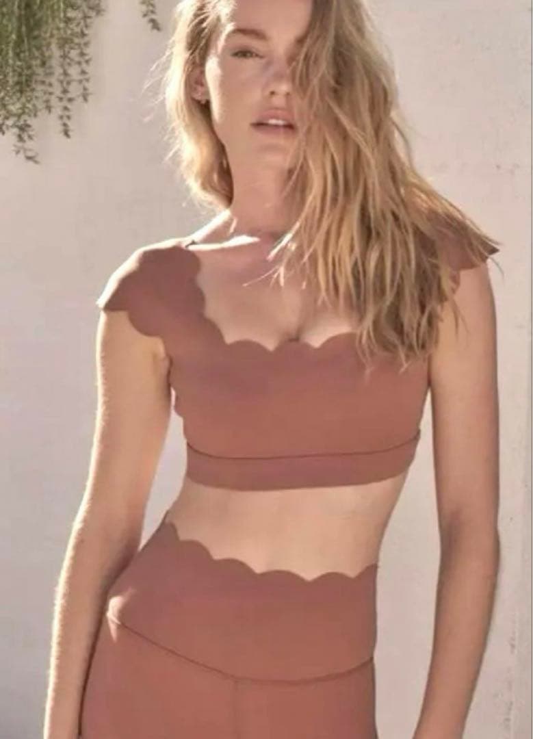 ⭐︎新品未使用⭐︎ヨガウェアセット かわいい　スカラップ ピラティス　ルルレモン