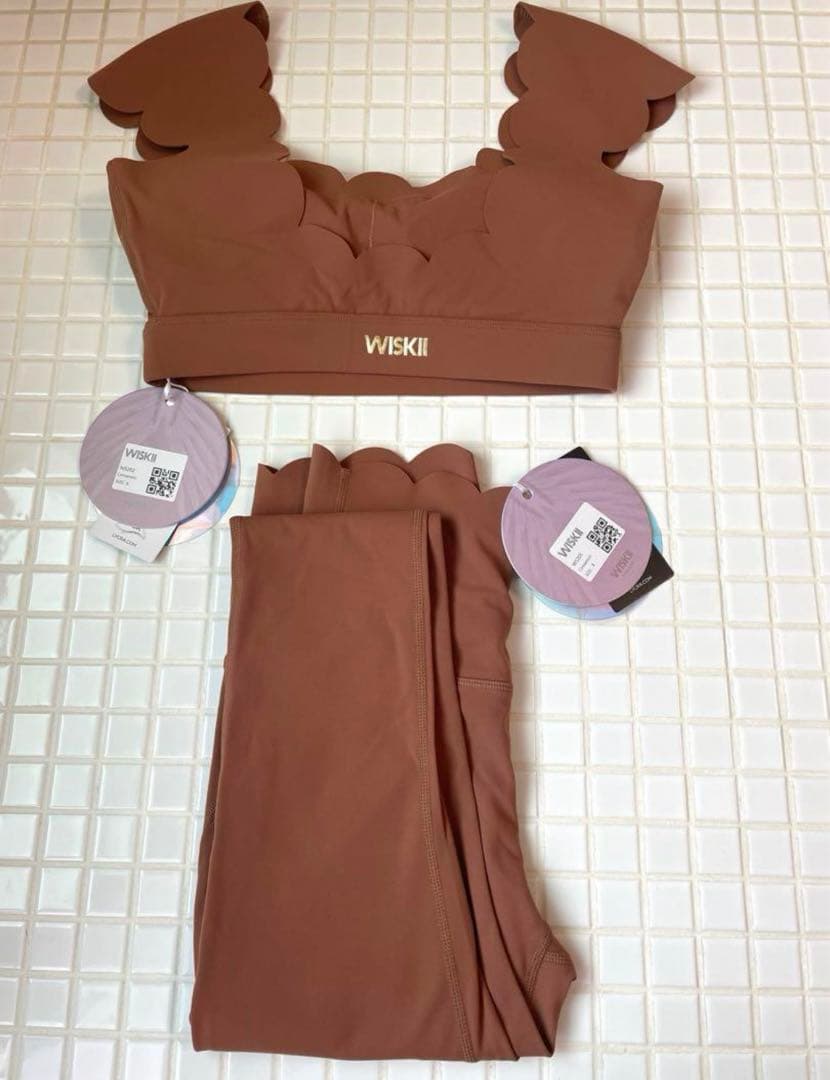 ⭐︎新品未使用⭐︎ヨガウェアセット かわいい　スカラップ ピラティス　ルルレモン