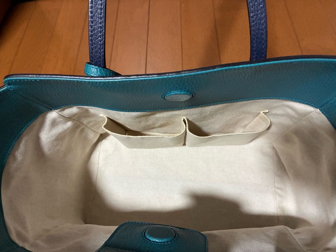 Gucci グッチ　スウィングラージトート　ネイビー