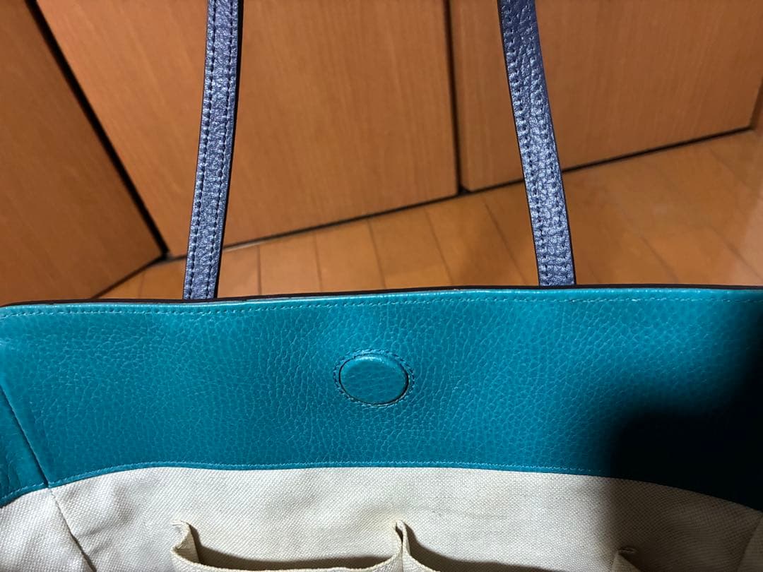 Gucci グッチ　スウィングラージトート　ネイビー