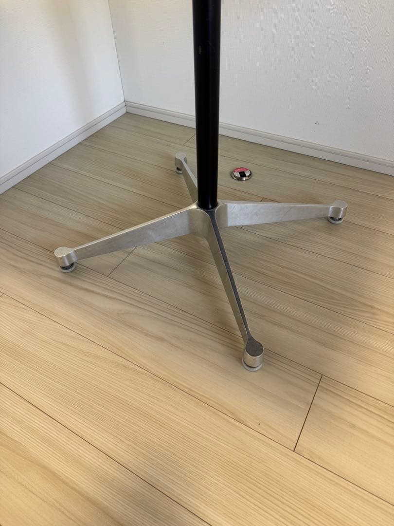 Herman Miller イームズテーブル　コントラクトベース　スクエア