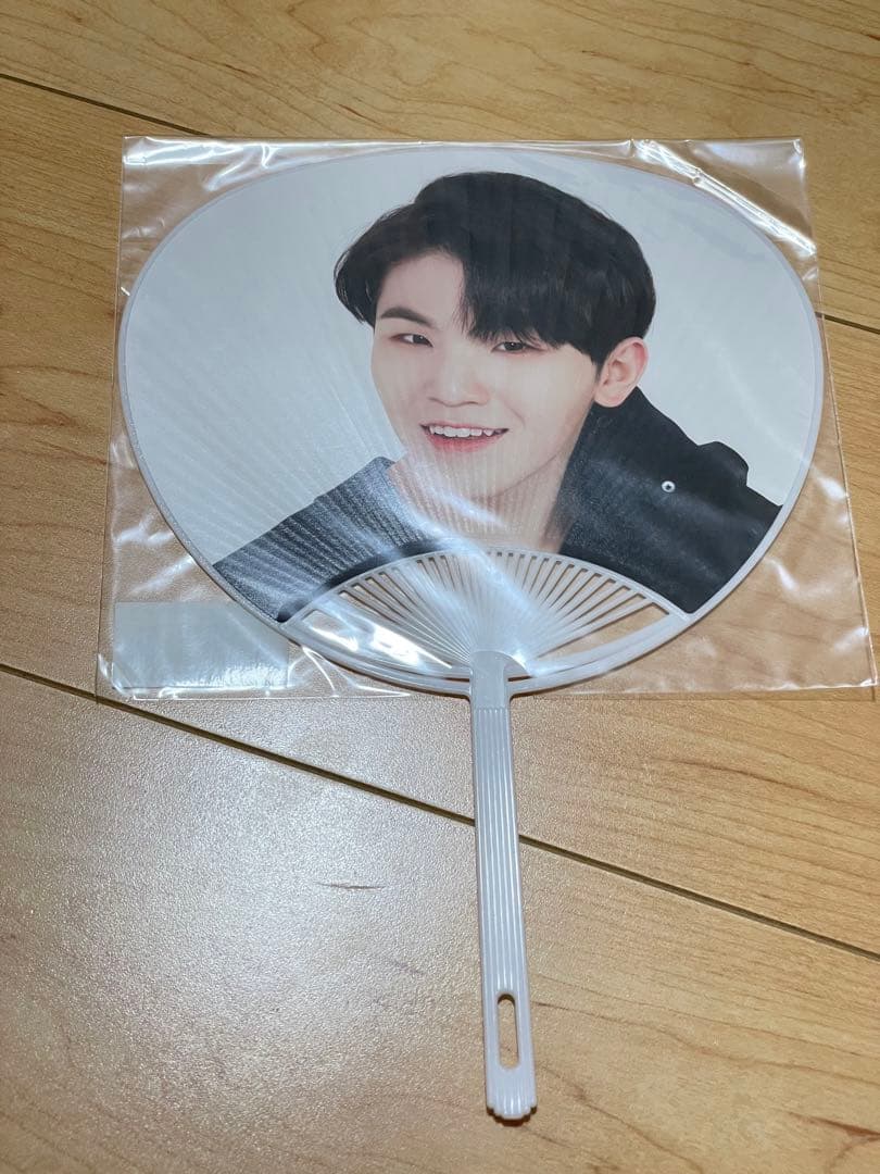 SEVENTEEN 세븐틴 ウジ うじ woozi 우지 歴代グッズ うちわ